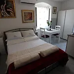 Golden Gate Dream Гостевой дом 3*