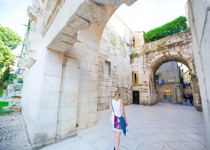 Gostinjska kuća Golden Gate Dream Split