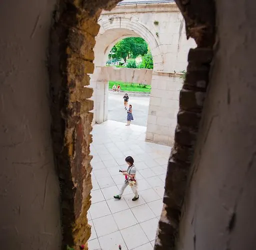 Gostinjska kuća Golden Gate Dream Split